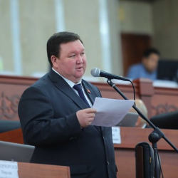 Мирлан Жээнчороев 