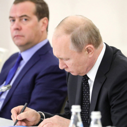 Путин назначил Медведева на новую должность