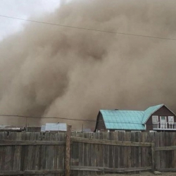 ВИДЕО - Монголияда куюндан 6 адам каза таап, 500дөй киши дайынсыз