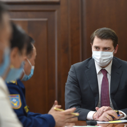 ТҮЗ ЭФИР -  Новиков мугалимдер менен мектеп көйгөйлөрүн талкуулоодо