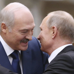 Лукашенко Путинге жагынып жатабы?