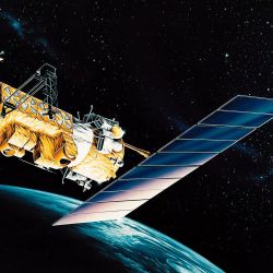 Американский спутник взорвался в космосе