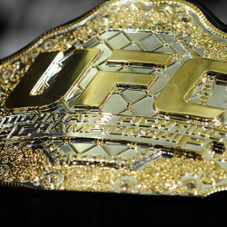 ВИДЕО - Белгилүү UFC мушкери эс учун жоготту