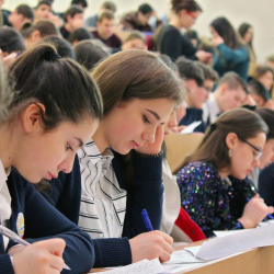 Беларусь кыргызстандык студенттерге акысыз билим алууга 12 орун бөлдү