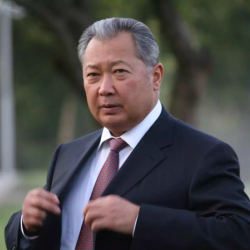 Санжар Исаев: «Бакиев элдик кыймылдын төрагасы болуп туруп, бир да мыйзам бузуучулукка жол берген эмес»