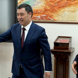 ФОТОРЕПОРТАЖ - Президент Абдыганы Эркебаев менен жолугушту