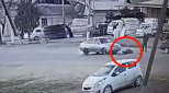 ВИДЕО - Велосипедчен бала эки ирет унаага сүзүлүп, аман калды