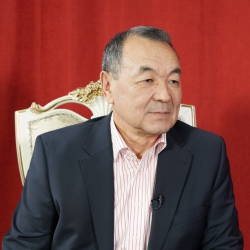 ВИДЕО - Исабеков, саясатчы: “Кумтөр маселеси боюнча мурда эле Акылбек Жапаровго кайрылгам”