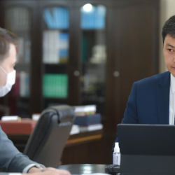 Улукбек Марипов призвал граждан носить маски и соблюдать дистанцию