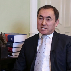 Темирбек Асанбеков: «Эмдөөдөн эң биринчи медицина, коопсуздукту коргоо, билим берүү тармагындагылар өтүшү керек»