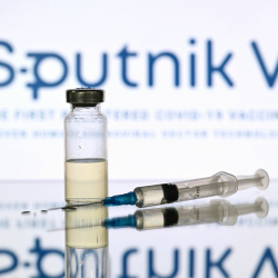 Министр: «Кыргызстан «Спутник V» вакцинасын май, июнь айларында ала баштайт»