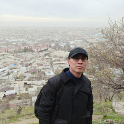 Алмазбек Сардеков: «Жаңы Баш мыйзамдагы сөз эркиндигинин бир аз чектелиши туура эле!»