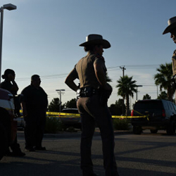 Техастагы атышуудан алты адам жаракат алды