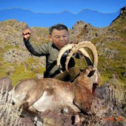 Кийик кыргыч Өмүрбек Суваналиевке окшогондордун мылтыктарын чынжырлап койсо