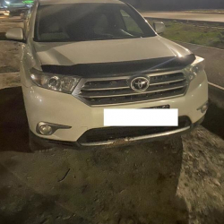 23 жаштагы жигит жол тандабасты айдап качкан. Унаада 70 миң сом бар болчу