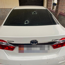 Кара-Балтада саясий партиянын лидеринин унаасын атып кетишти