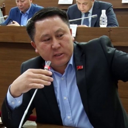 ВИДЕО - Курманкул Зулушев рассказал сколько получают прокуроры