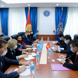 СҮРӨТ - Азизбек Мадмаров БУУнун өкүлү менен жолугушту