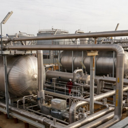 Баткенде мунай чыгарган чакан завод ишке кирет