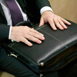 Беш IT ишкананын жетекчилери кызматтан алынды