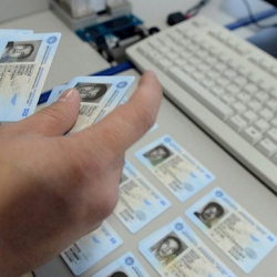 Мамкаттоо кызматы КР жарандыгын алган памир кыргыздары үчүн 60 ID-карт даярдады