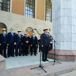 Бексултан Жакиевди акыркы сапарга узатуу зыйнатына Сооронбай Жээнбеков келди