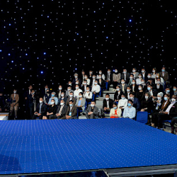 Президент жаштар менен эс алууга тоого чыгат