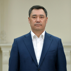 Садыр Жапаров: «Бишкек биз үчүн өнүгүп-өсүүгө дем берген шаар»