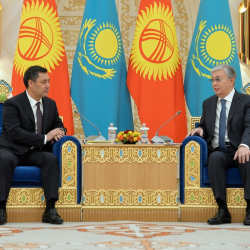 Касым-Жомарт Токаев  Баткен облусунда курман болгондорго байланыштуу көңүл айтты