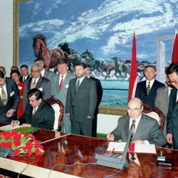 СҮРӨТ - Аскар Акаев: 