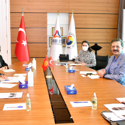 Элчи Түркиянын Соода палаталар жана товардык биржалар союзунун президенти менен жолукту