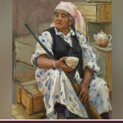 Фото дня: Бабушка, держащая в одной руке пиалу, а в другой оружие