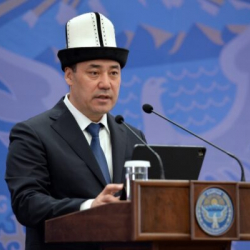 Садыр Жапаров: «Чек ара чечилмейинче Тажикстанга барбайм»