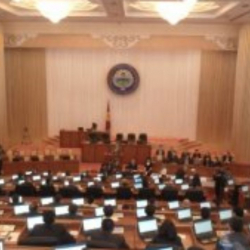 Жогорку Кенеш обсуждает конфликт на границе без прессы