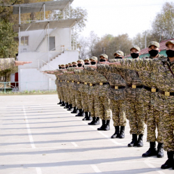 Кыргызстанда аскердик окуу жайларга тапшыруу үчүн документтерди кабыл алуу жүрүүдө