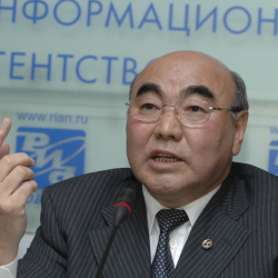 Аксы окуясы боюнча Аскар Акаевди суракка алуу керек