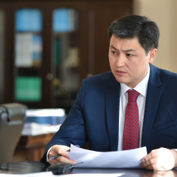 Министрлер кабинетинин төрагасы Улукбек Марипов 100 күндүк планды ишке ашыруу боюнча кеңешме өткөрдү