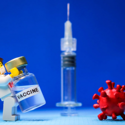 ДССУ бай өлкөлөрдү вакцина менен бөлүшүүгө чакырды