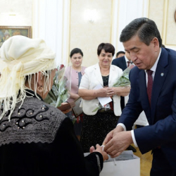 Сооронбай Жээнбеков: 