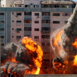 ВИДЕО - Израильская авиация начала массовую бомбардировку Газы