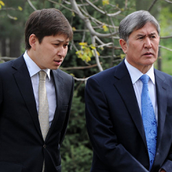 Айбек Бузурманкулов: «Мөңгүлөрдү бузууга жол берген Атамбаев жана Исаков мыйзам алдында жооп бериши керек»