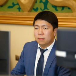 Садыр Жапаровдун жаңы басма сөз катчысынын өмүр баяны