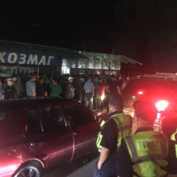 ВИДЕО - Бишкектин четинде 200дөй киши жолду жабууга аракет кылды
