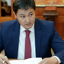 Эртең баштагыла! Марипов суу кайра топтолгон жолго түтүк коюуну тапшырды