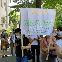 Около Минздрава проходит митинг врачей ЦСМ. Что они требуют?