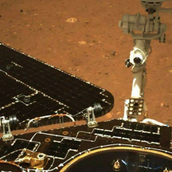 Китайский марсоход «Чжужун» приступил к исследованию Красной планеты