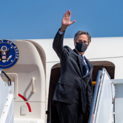 Энтони Блинкендин Жакынкы Чыгышка сапары башталды