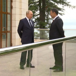 Владимир Путин менен Садыр Жапаровдун Сочидеги жолугушуусу саясий тең салмактуулукту калыбына келтирди