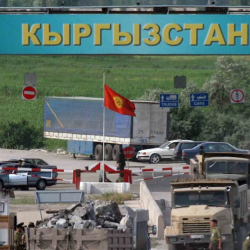 Разаков, Дүйшөнбиев жана Шаршеев үчөө Чек ара кызматында коррупциялык схема түзүп алышканбы?