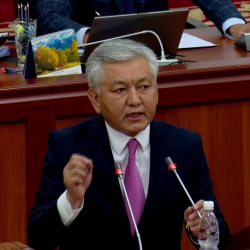 Иса Омуркулов прокомментировал задержание Асылбека Жээнбекова и Торобая Зулпукарова